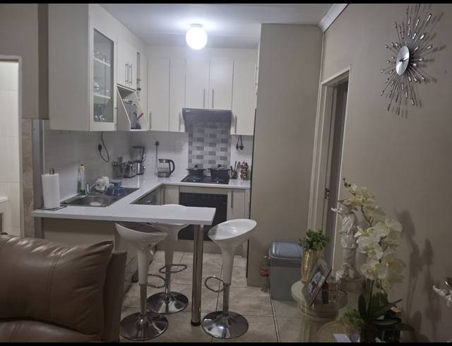 2 BEDROOM APARTMENT FOR SALE IN COMMERCIA